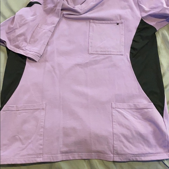 Men’s XL purple Benefit Helix scrub top - Picture 5 of 5